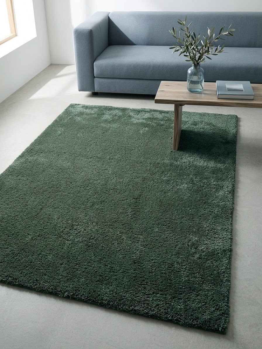 Tepih Aksu Royal Jeshile e Errët – Qilim i Butë Anti-Slip Premium për Sallon dhe Dhomë Gjumi
