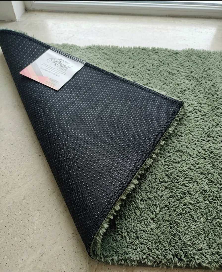 Tepih Aksu Royal Jeshile e Errët – Qilim i Butë Anti-Slip Premium për Sallon dhe Dhomë Gjumi